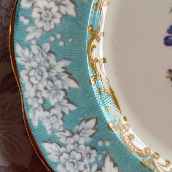 Royal Albert Enchantment 5 Piece Place Setting - Pristine - Picture 6 of 9